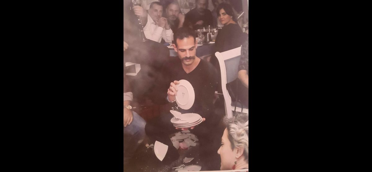 Zeibekiko: Yere Vurulan ”Eyvallah”