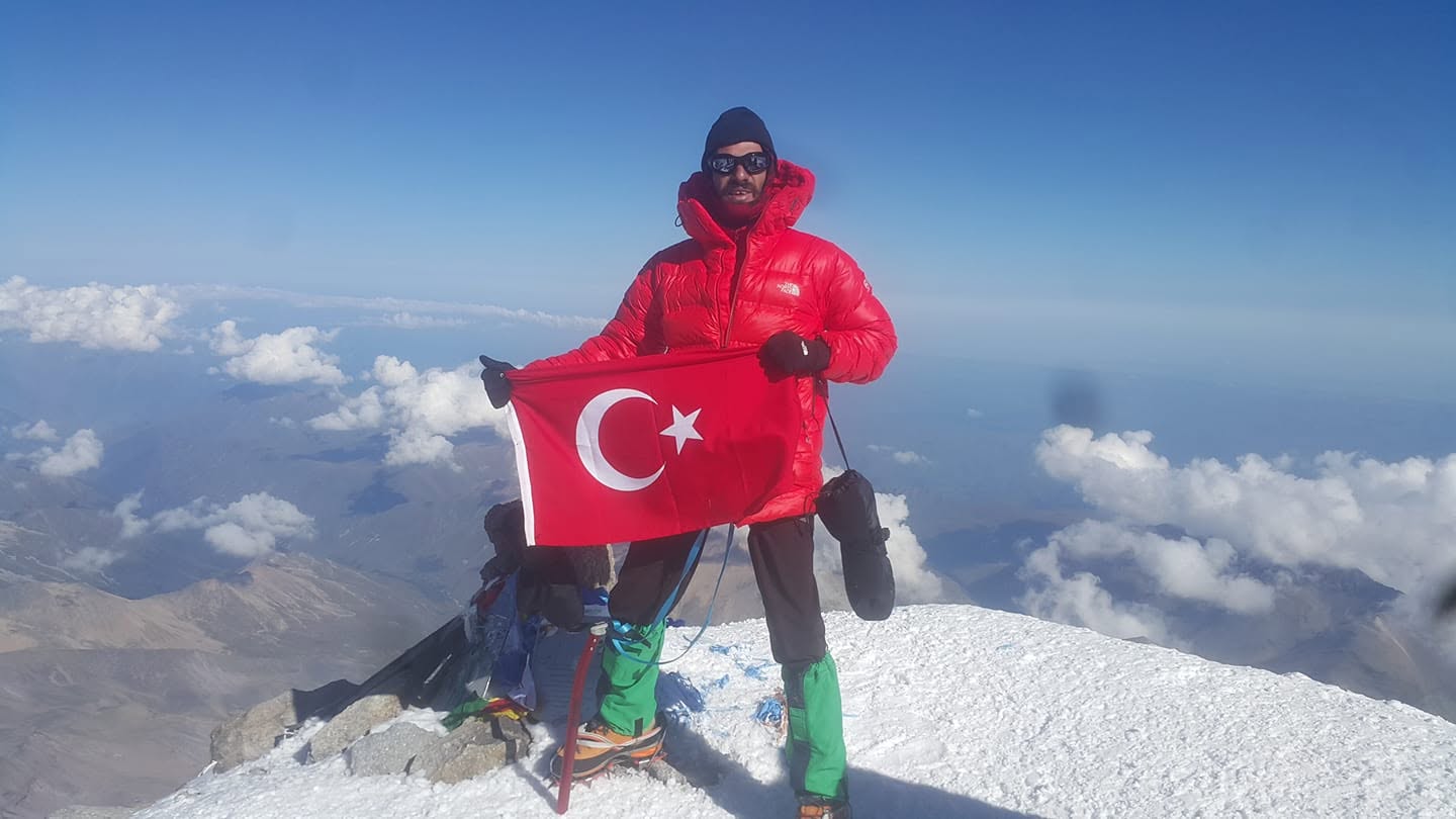 Bulutlara Yürümek: A’dan Z’ye Dağcılık